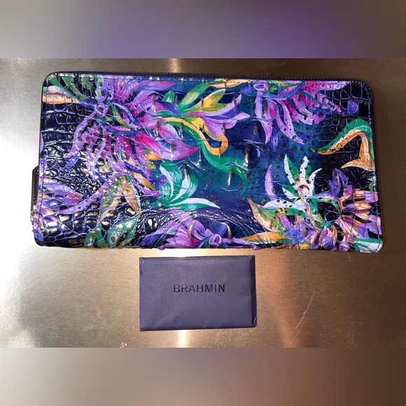 EUC Brahmin Visionary Skylar Clutch - Picture 7 of 9